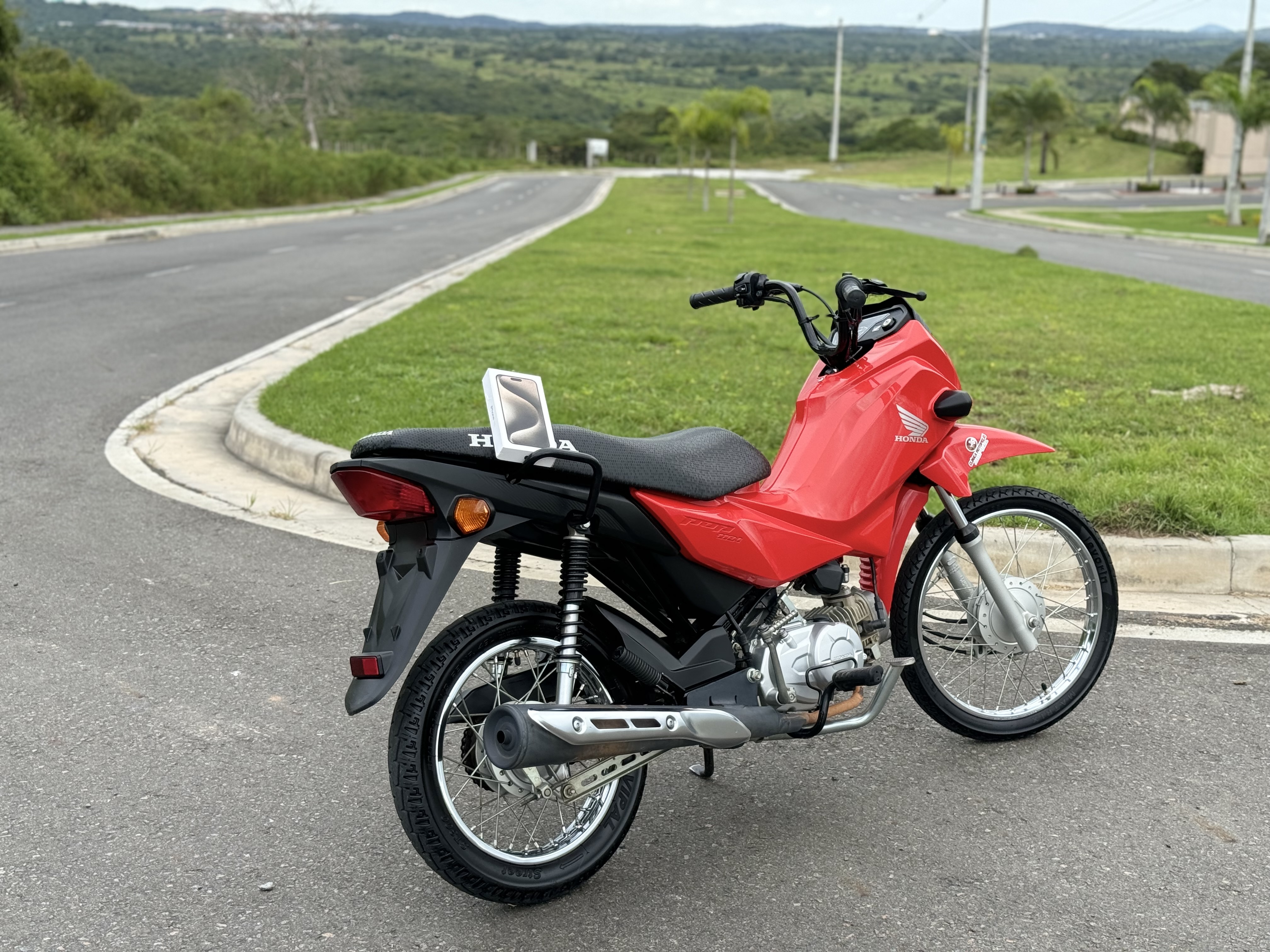 1ª- Ação Pop 110 2023 + iPhone 15 Pro Max