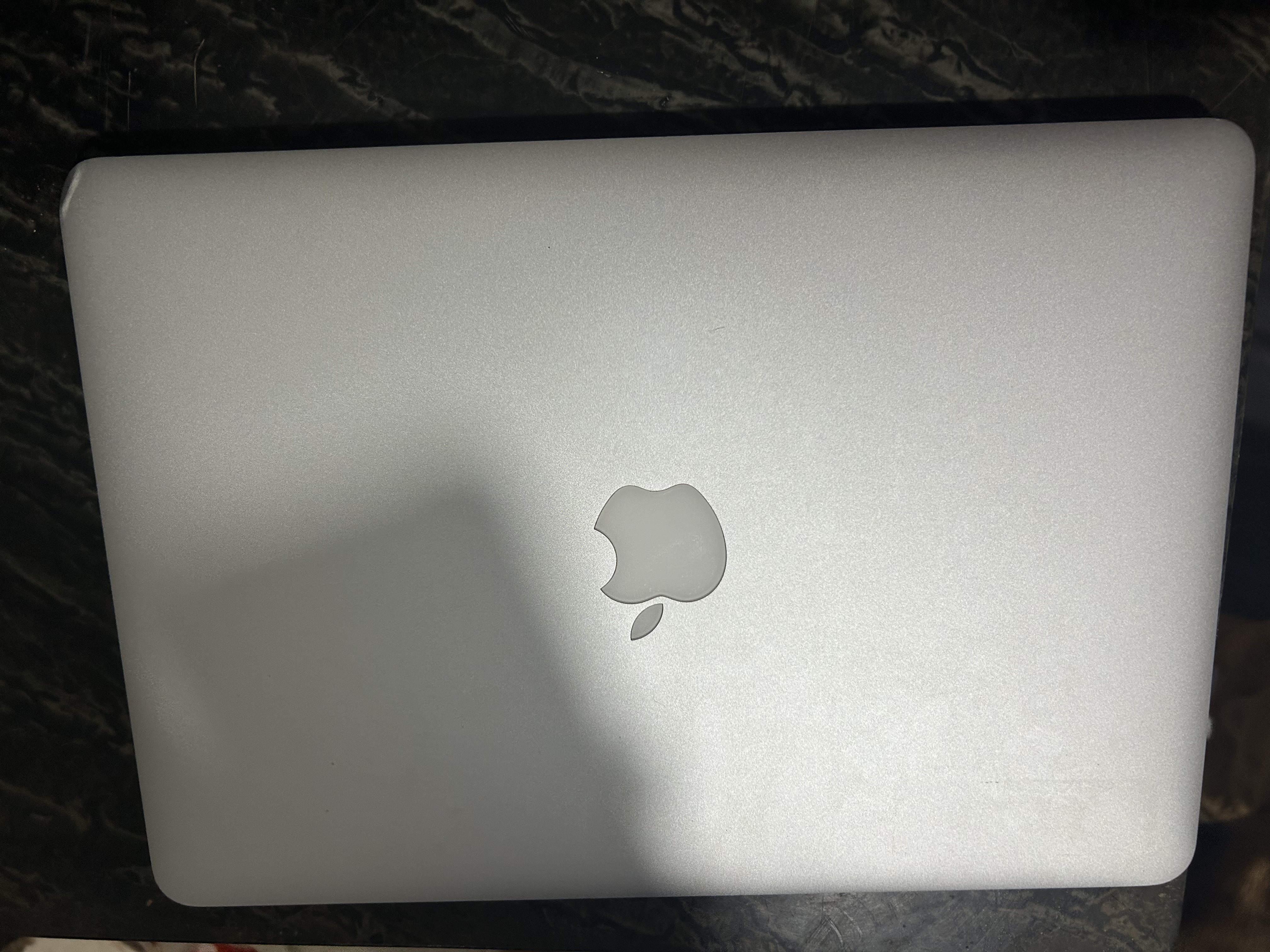 Ajude os animais resgatados da Escola do vira-lata e concorra a um MacBook Air usado