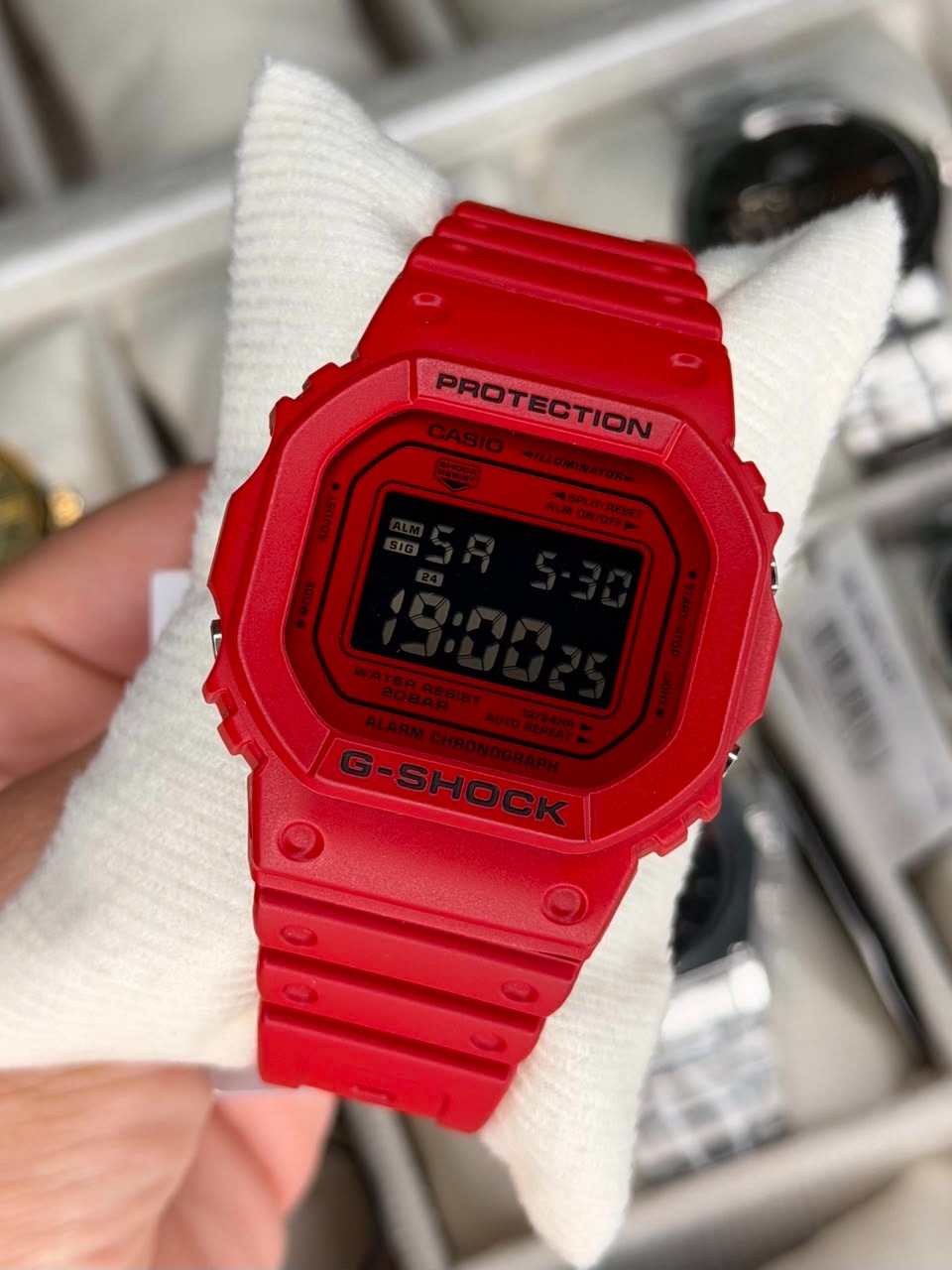 DW-5600RRB-4 Iconic Red