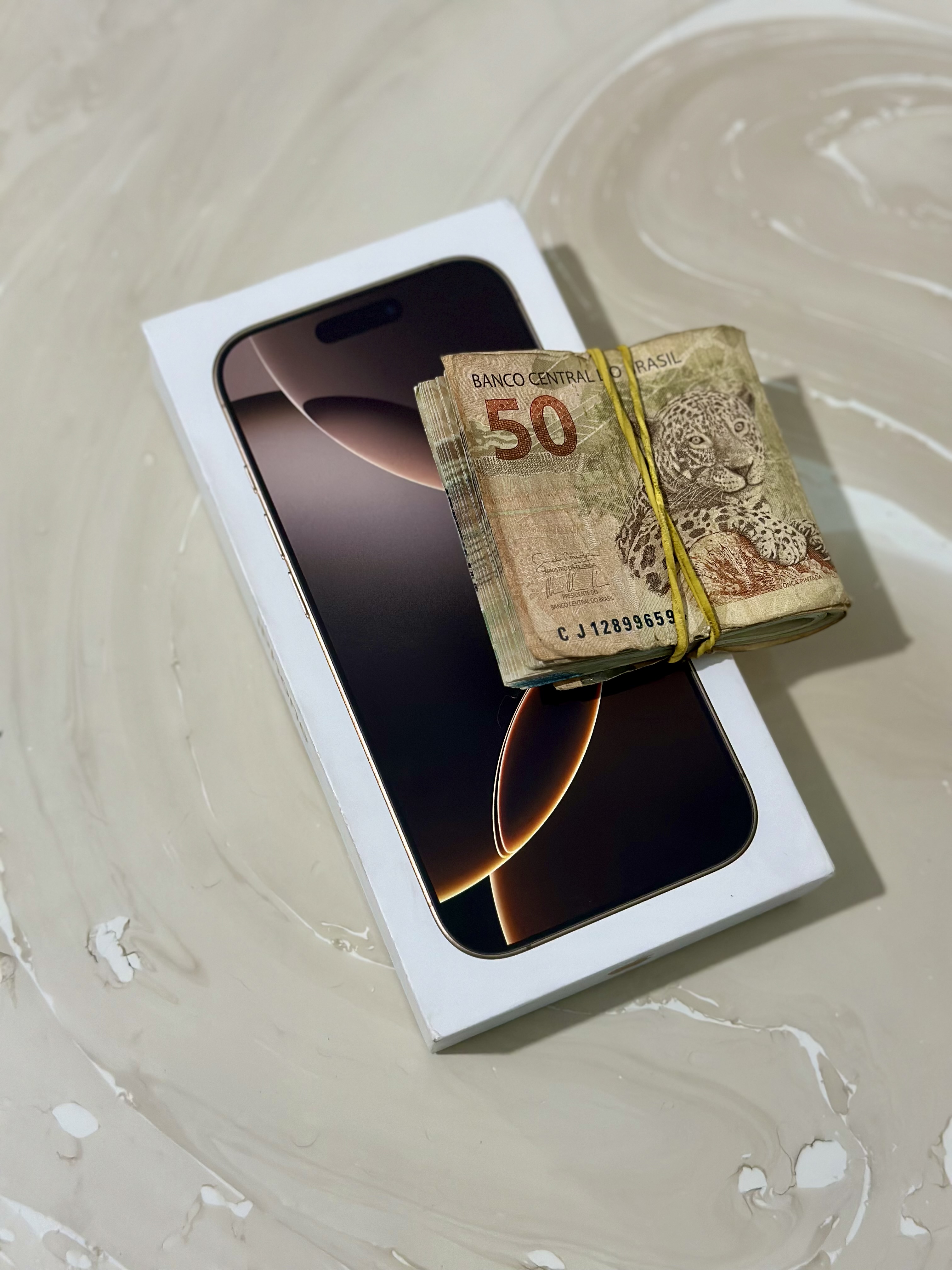 iPhone 16 PRO OU 5MIL