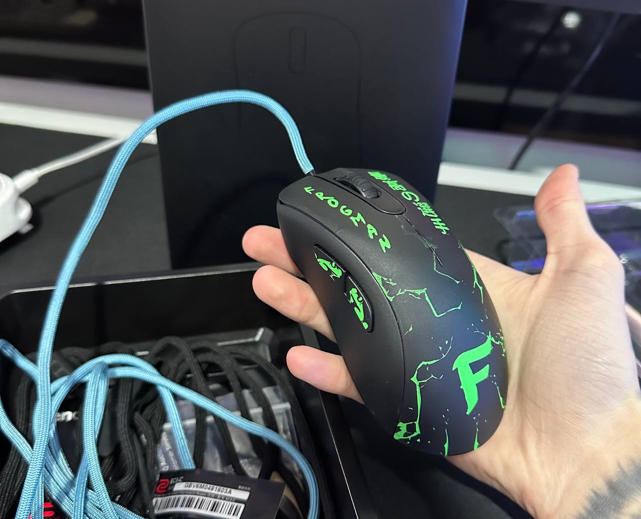MOUSE ZOWIE EC3-C PERSONALIZADO + R$1.000,00 NO PIX!!!